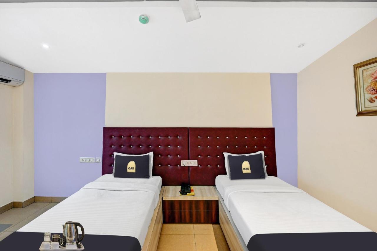 Townhouse Oak Pentagon Residency Hotel Bhubaneswar Ngoại thất bức ảnh