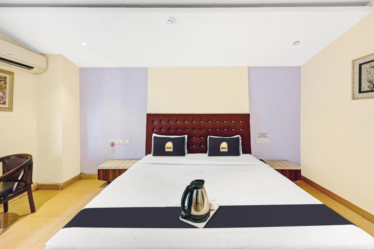 Townhouse Oak Pentagon Residency Hotel Bhubaneswar Ngoại thất bức ảnh