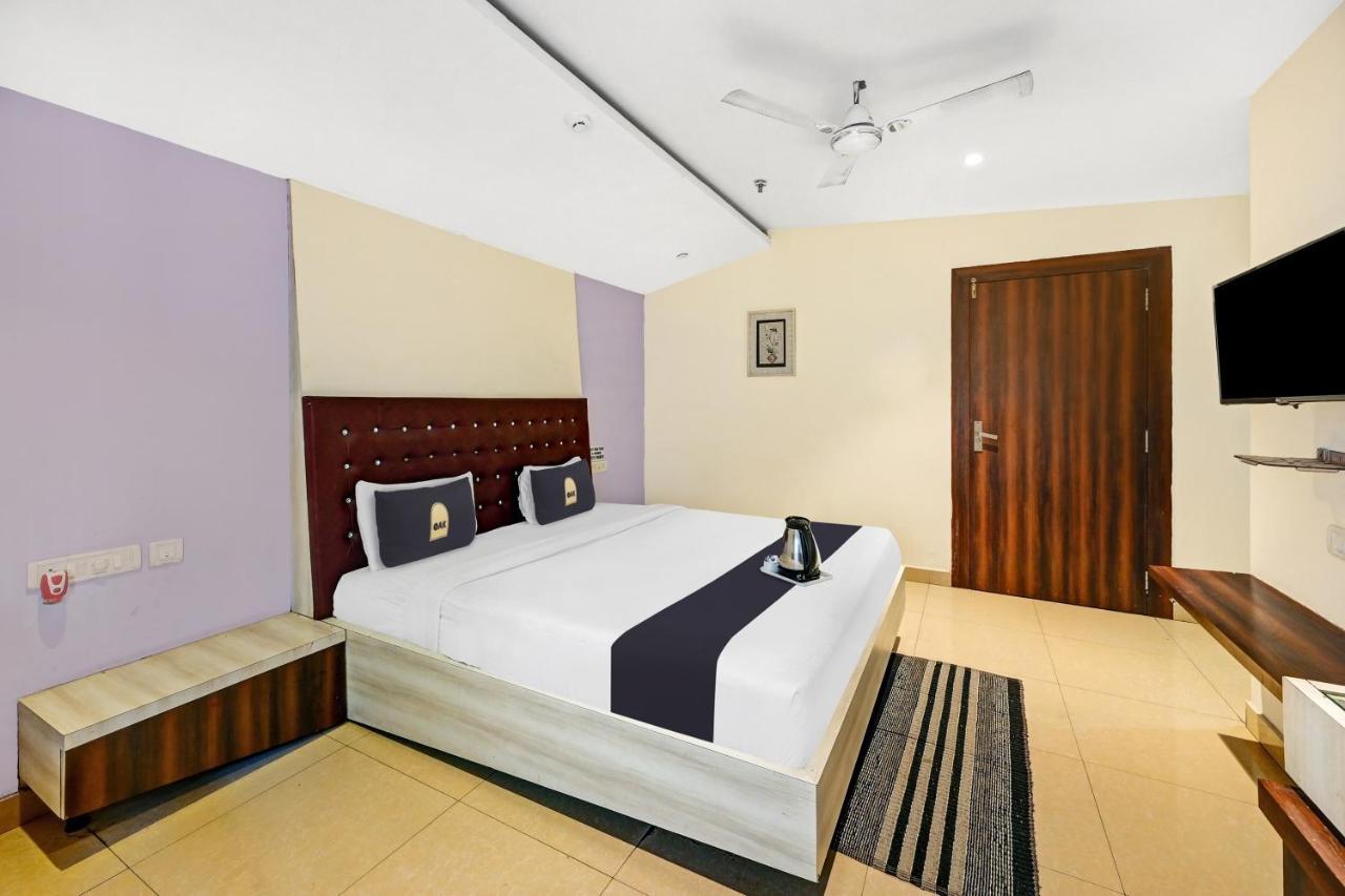 Townhouse Oak Pentagon Residency Hotel Bhubaneswar Ngoại thất bức ảnh